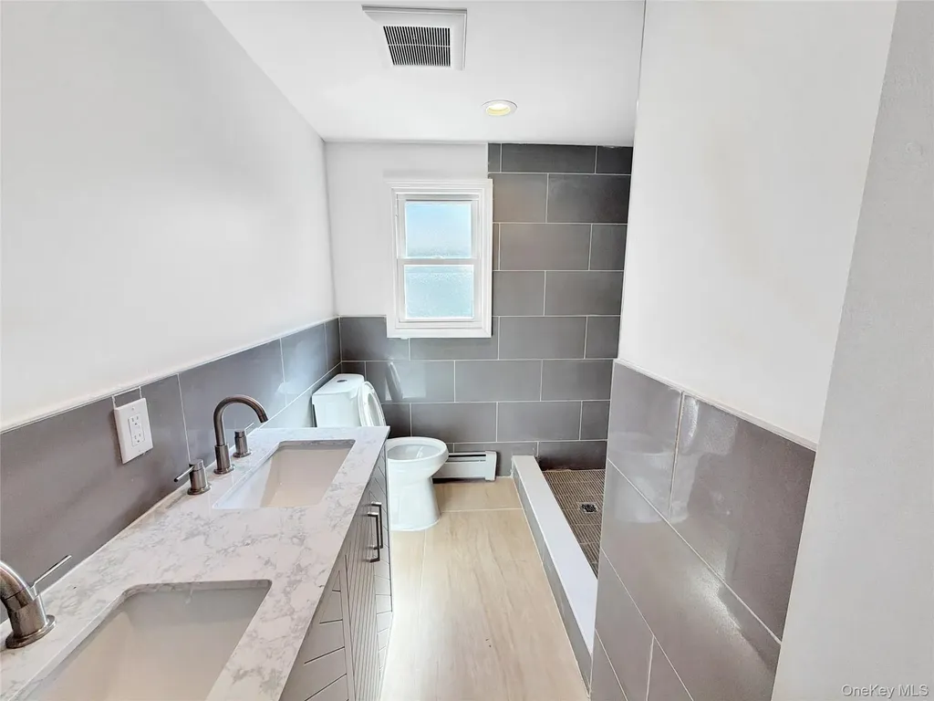 37 Lancaster Place Hempstead NY 11550