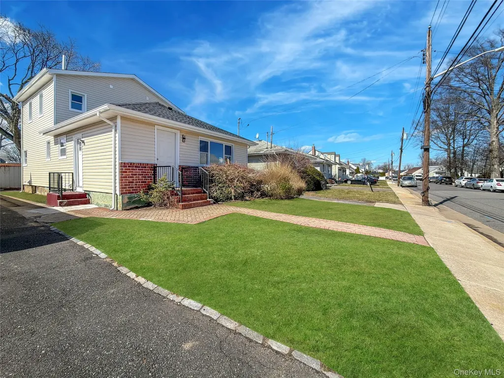 37 Lancaster Place Hempstead NY 11550