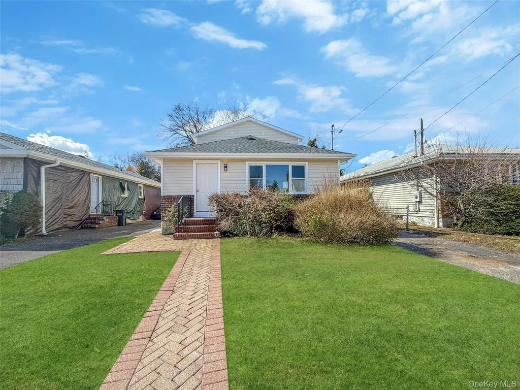 37 Lancaster Place Hempstead NY 11550
