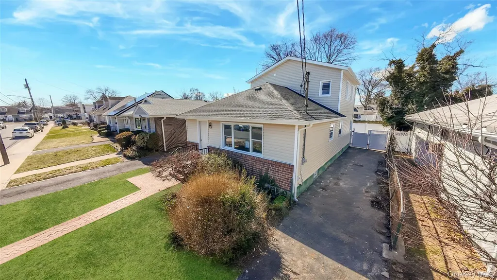 37 Lancaster Place Hempstead NY 11550