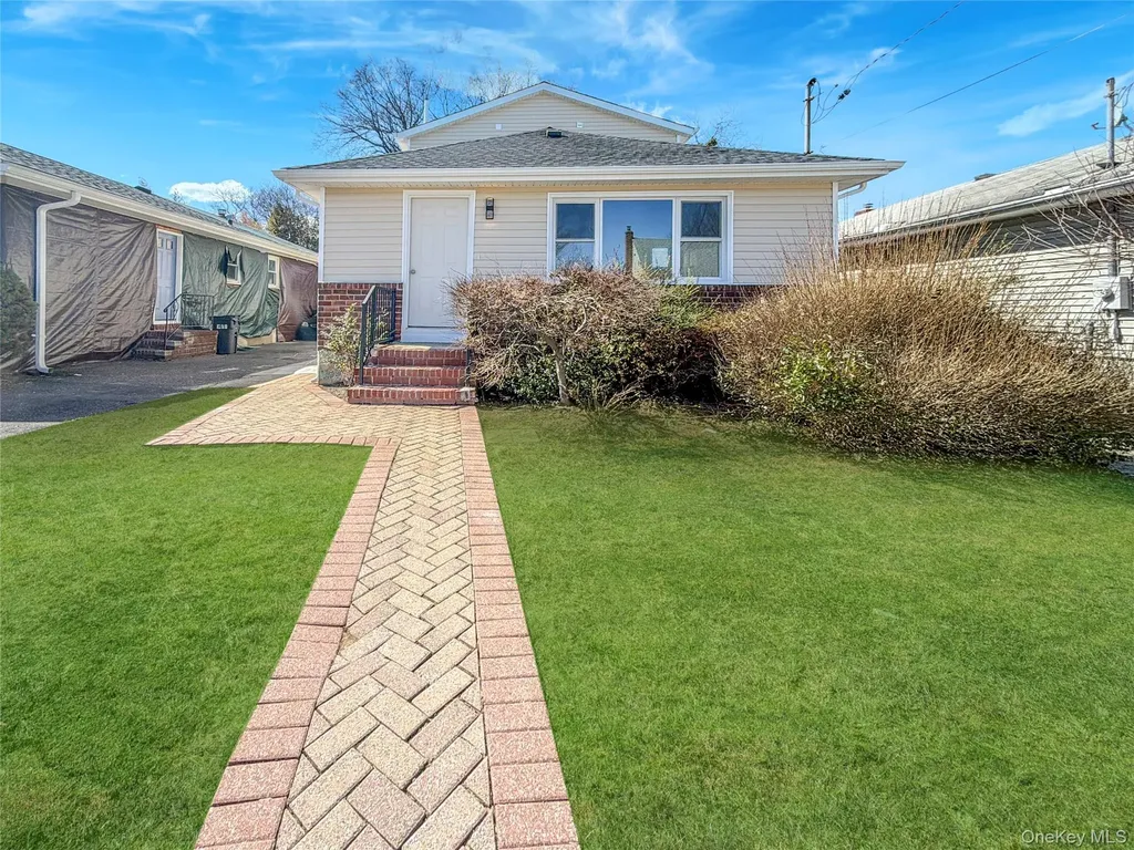 37 Lancaster Place Hempstead NY 11550