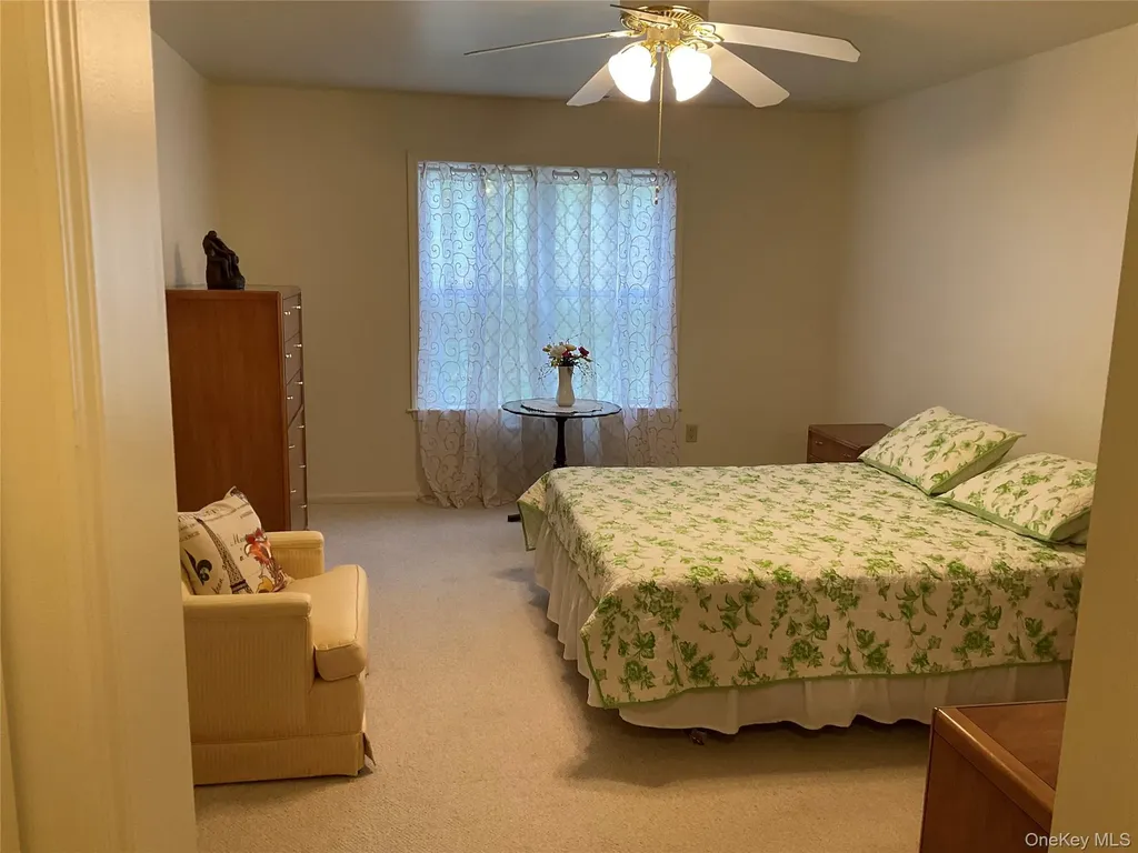 17 Tall Tree Lane Poughkeepsie NY 12601