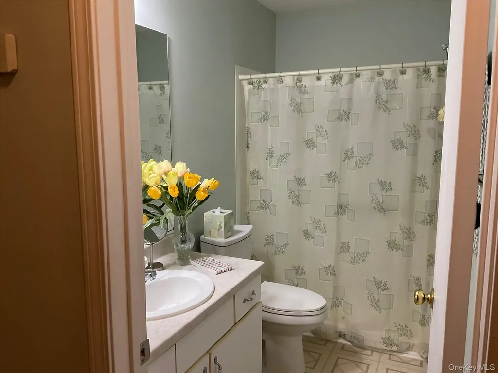 17 Tall Tree Lane Poughkeepsie NY 12601