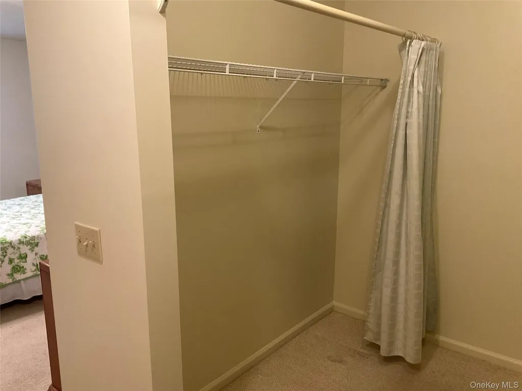 17 Tall Tree Lane Poughkeepsie NY 12601