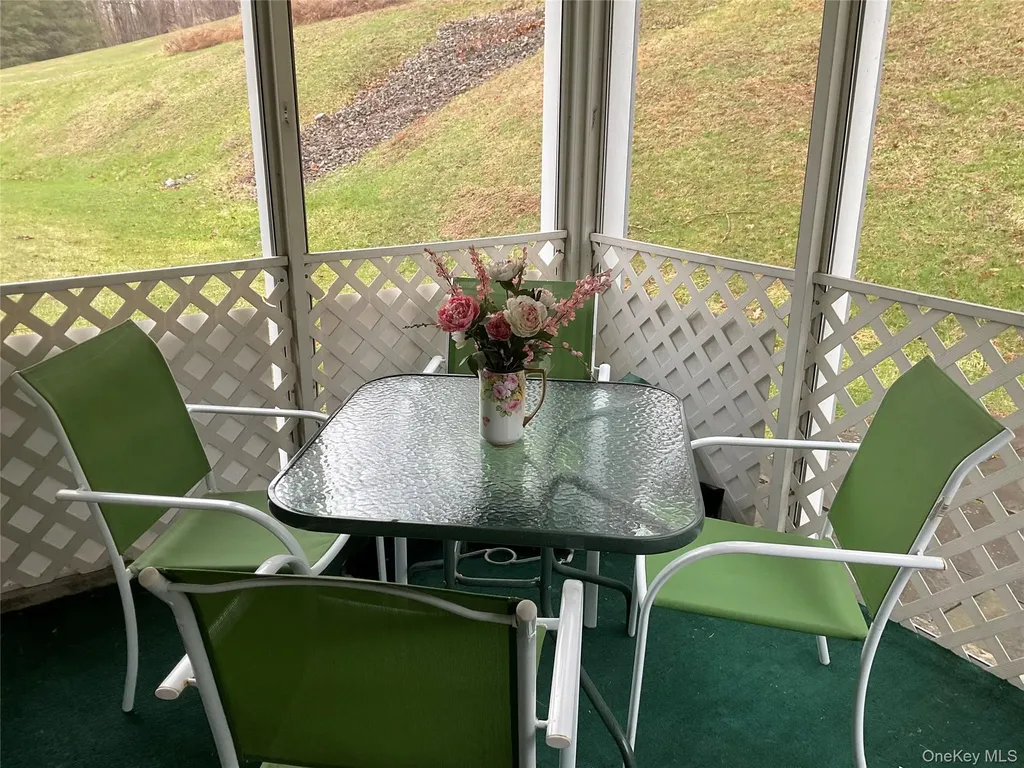 17 Tall Tree Lane Poughkeepsie NY 12601