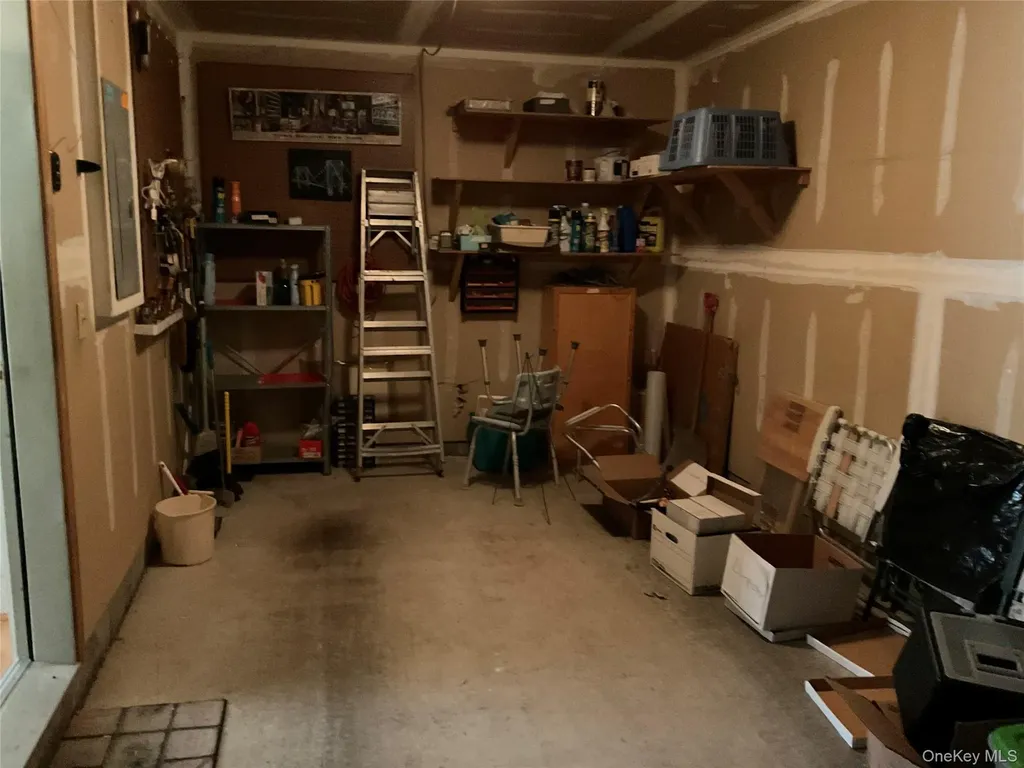 17 Tall Tree Lane Poughkeepsie NY 12601