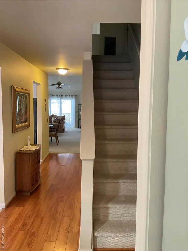 17 Tall Tree Lane Poughkeepsie NY 12601