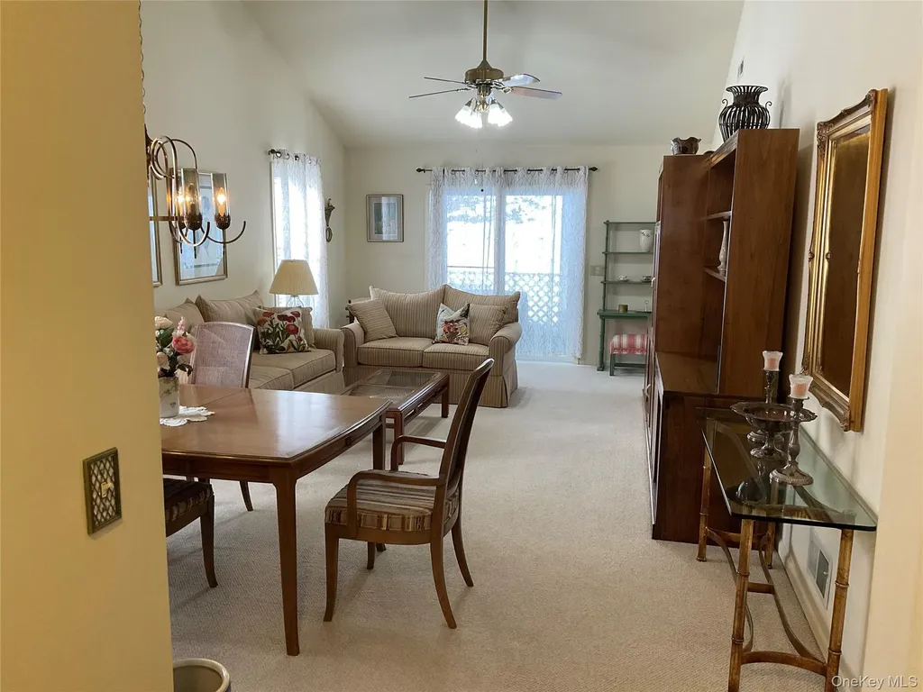 17 Tall Tree Lane Poughkeepsie NY 12601
