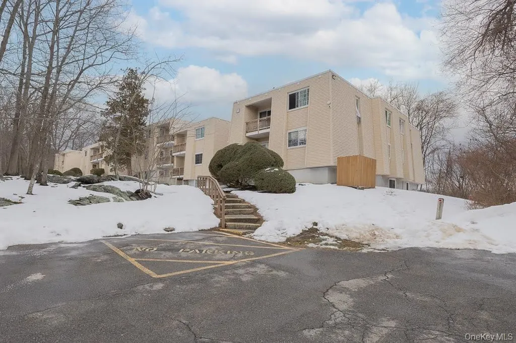 506 Fox Run Lane Carmel NY 10512