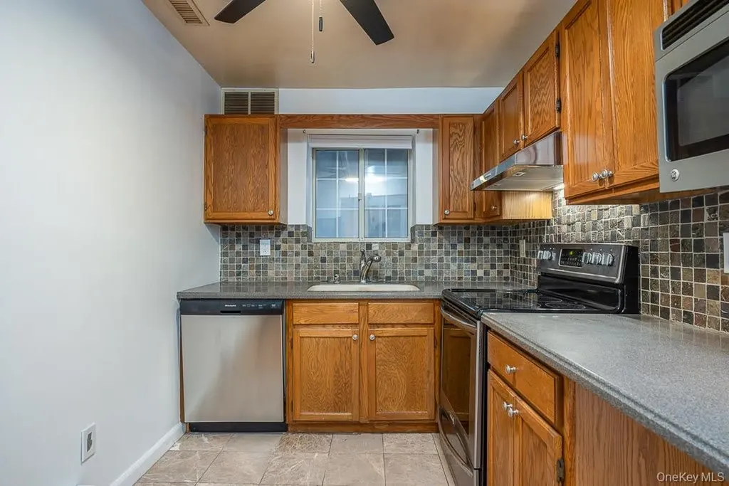 506 Fox Run Lane Carmel NY 10512