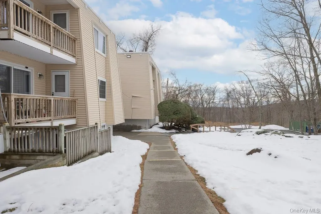 506 Fox Run Lane Carmel NY 10512