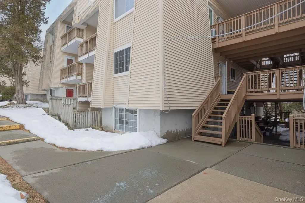 506 Fox Run Lane Carmel NY 10512