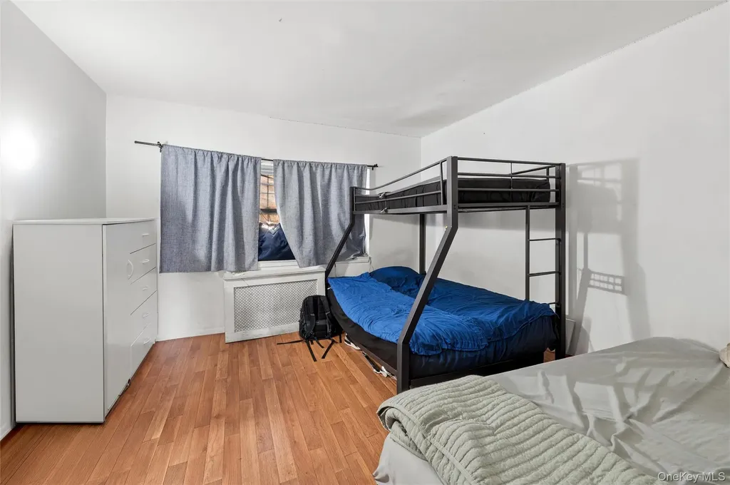 976 Sackett Avenue Bronx NY 10462