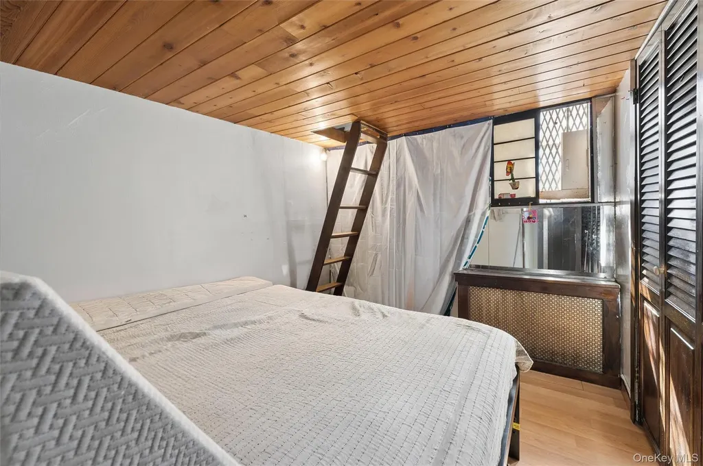 976 Sackett Avenue Bronx NY 10462