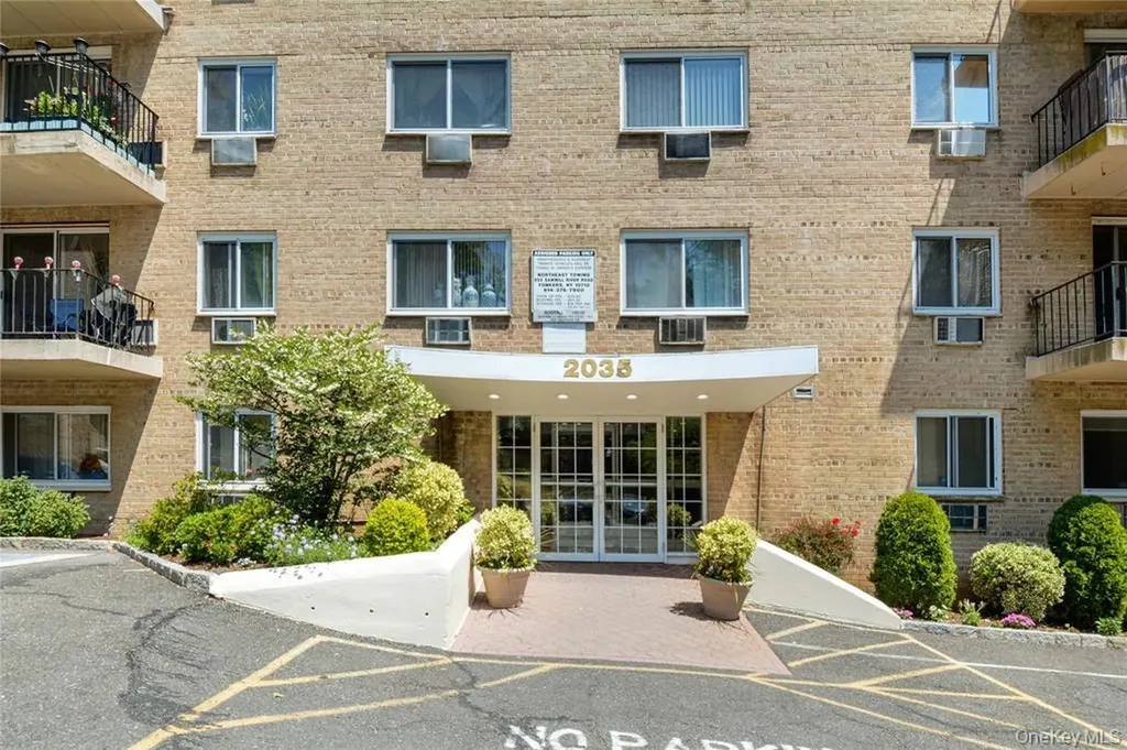 2035 Central Park Yonkers NY 10710