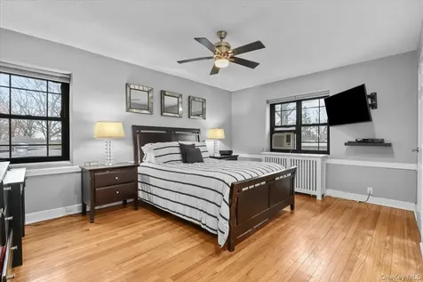 33 Manchester Road Eastchester NY 10709