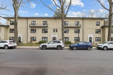 33 Manchester Road Eastchester NY 10709