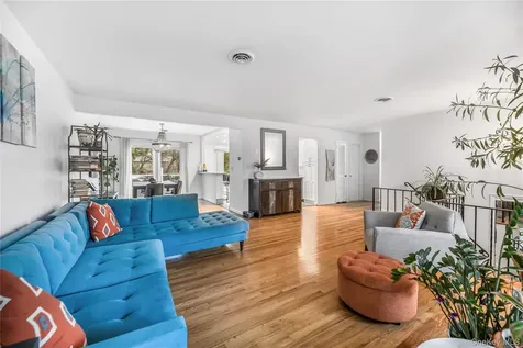 72 S Mary Francis Street Tappan NY 10983