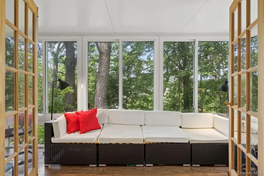 8 Towle Place Glen Cove NY 11542
