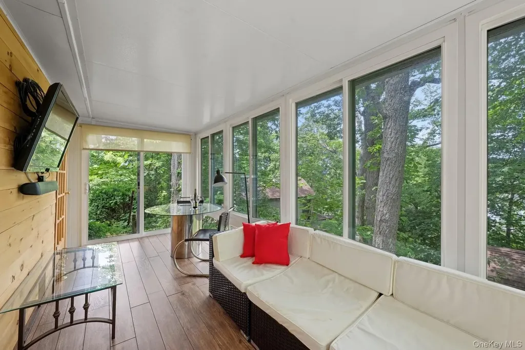 8 Towle Place Glen Cove NY 11542