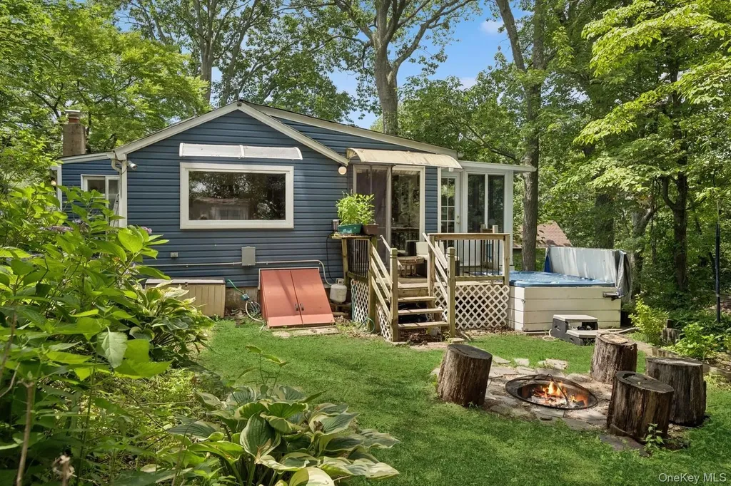 8 Towle Place Glen Cove NY 11542