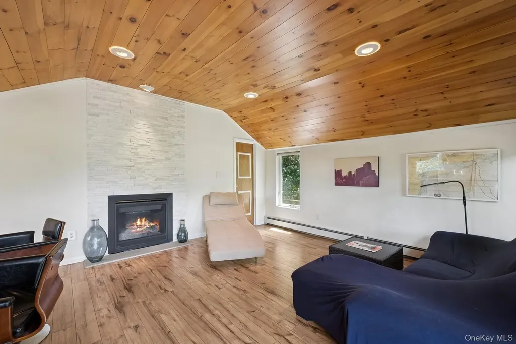 8 Towle Place Glen Cove NY 11542