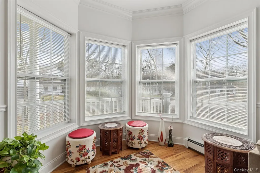 16 Gateway Court Hampton Bays NY 11946
