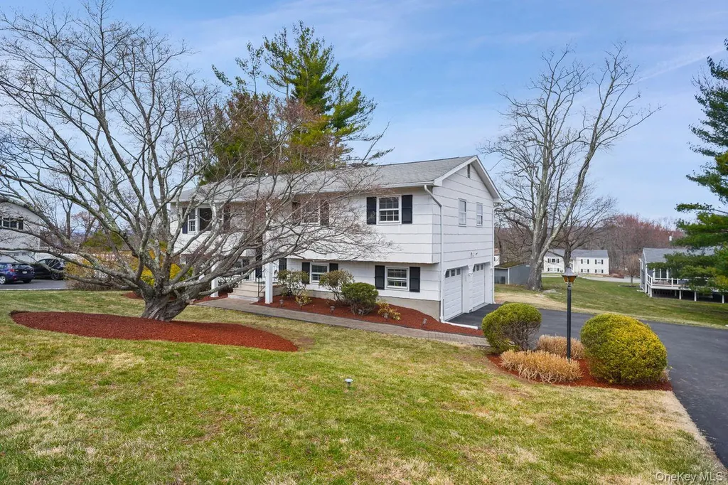 3223 Court Street Yorktown Heights NY 10598