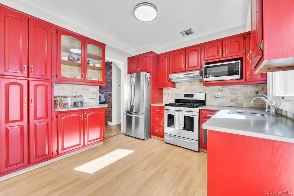1408 Saint Louis Avenue Bay Shore NY 11706