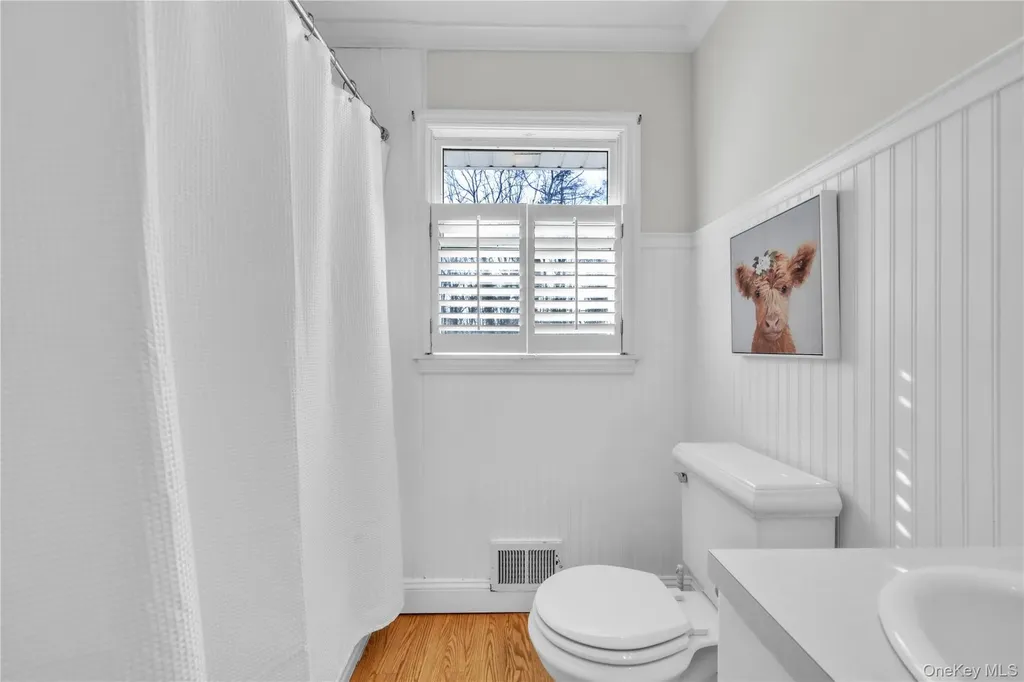 1408 Saint Louis Avenue Bay Shore NY 11706