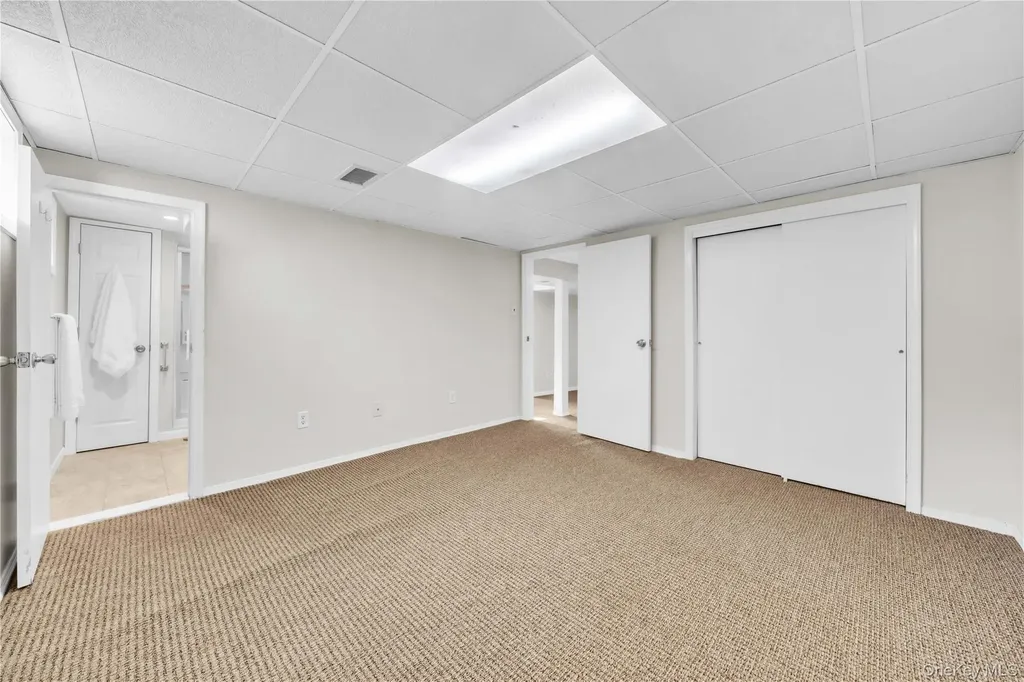 1408 Saint Louis Avenue Bay Shore NY 11706