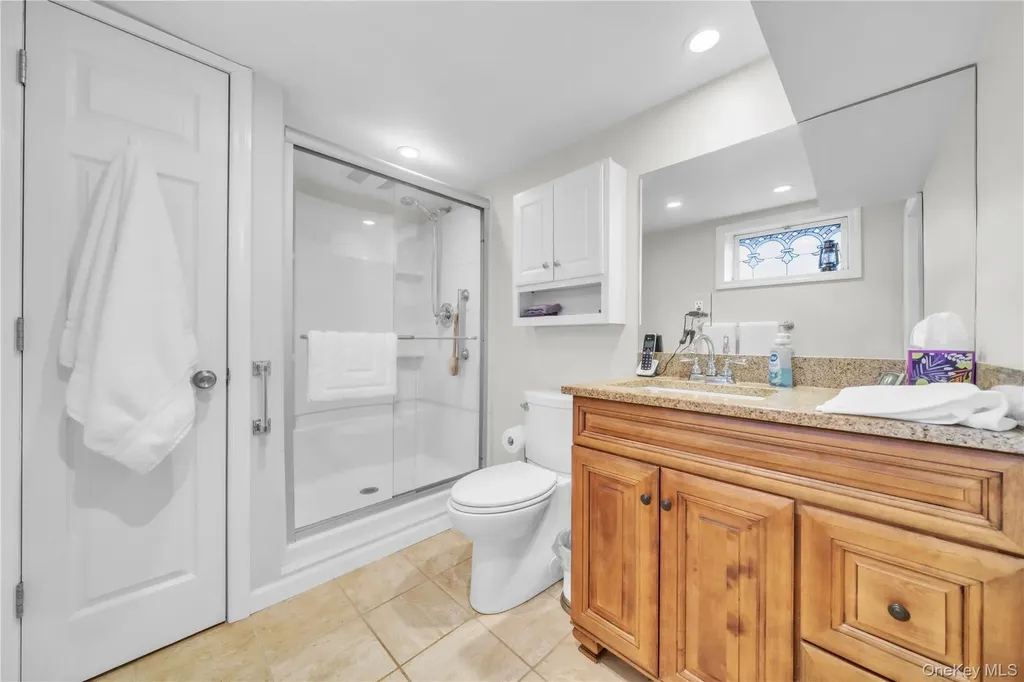 1408 Saint Louis Avenue Bay Shore NY 11706