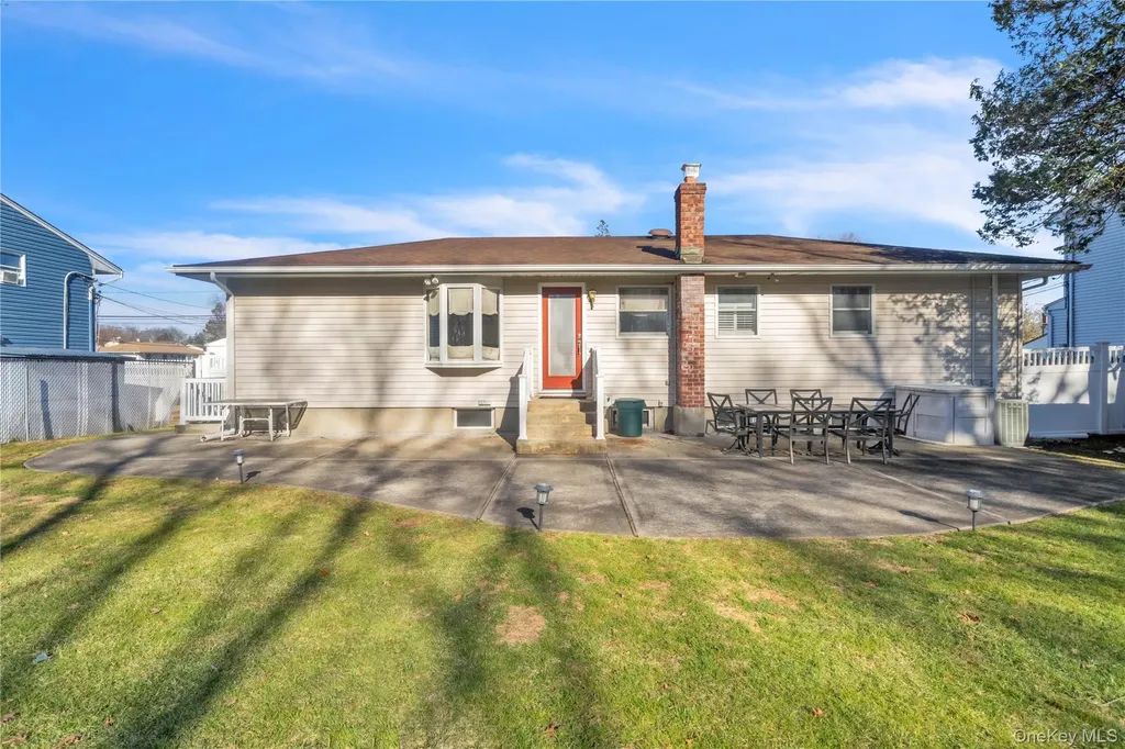 1408 Saint Louis Avenue Bay Shore NY 11706