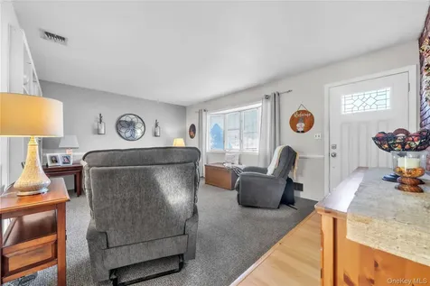 1408 Saint Louis Avenue Bay Shore NY 11706