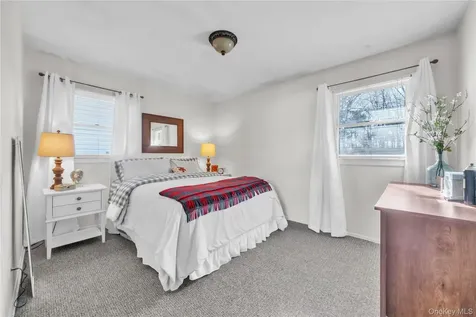 1408 Saint Louis Avenue Bay Shore NY 11706