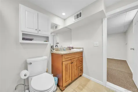 1408 Saint Louis Avenue Bay Shore NY 11706