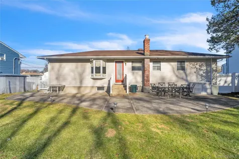 1408 Saint Louis Avenue Bay Shore NY 11706