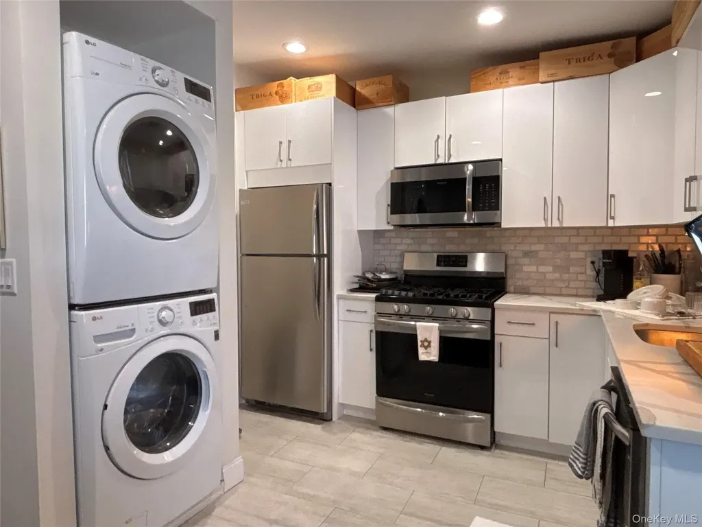 3 Bryant Avenue Roslyn NY 11576