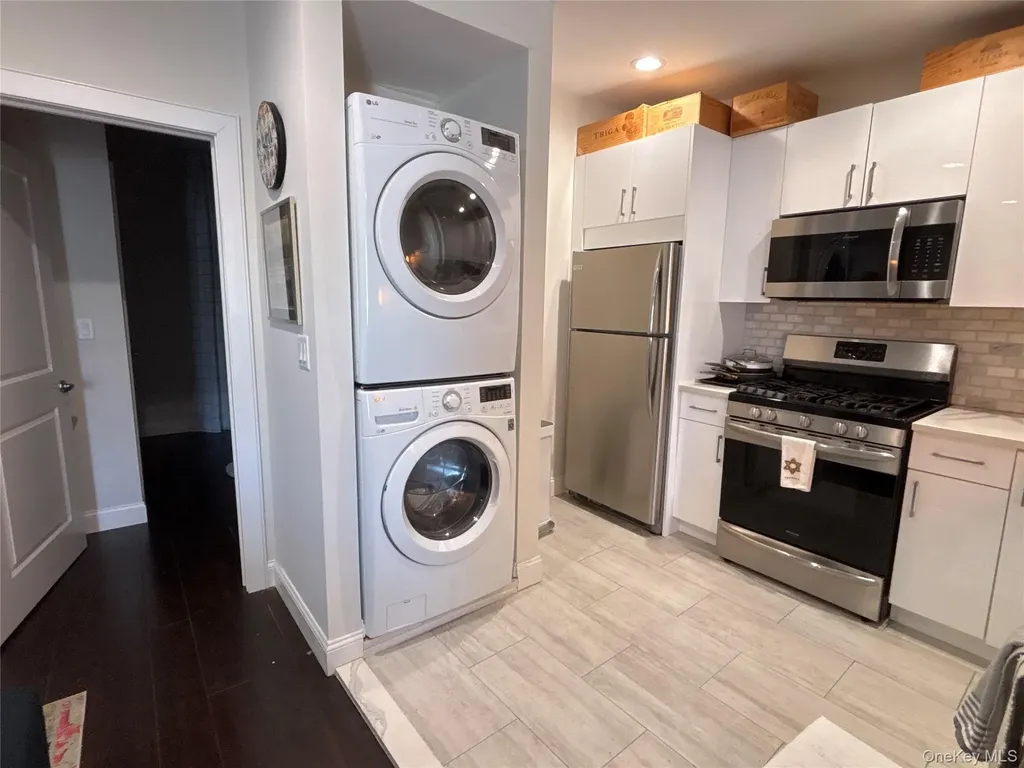 3 Bryant Avenue Roslyn NY 11576