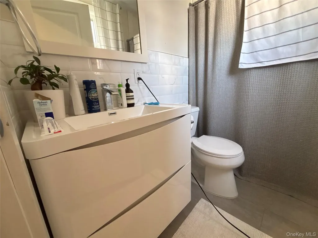 3 Bryant Avenue Roslyn NY 11576