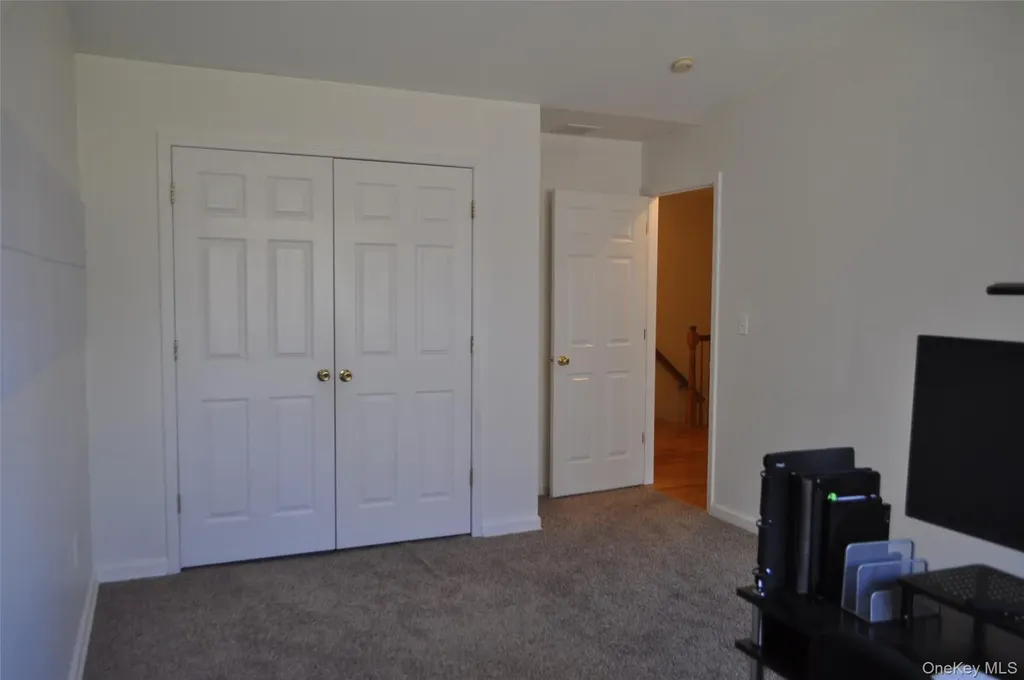 162 Pinebrook Drive Hyde Park NY 12538