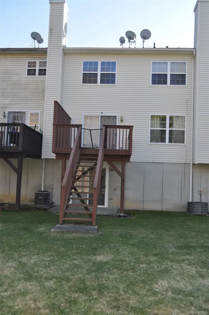 162 Pinebrook Drive Hyde Park NY 12538