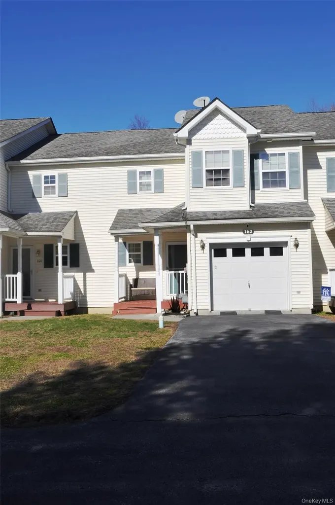 162 Pinebrook Drive Hyde Park NY 12538