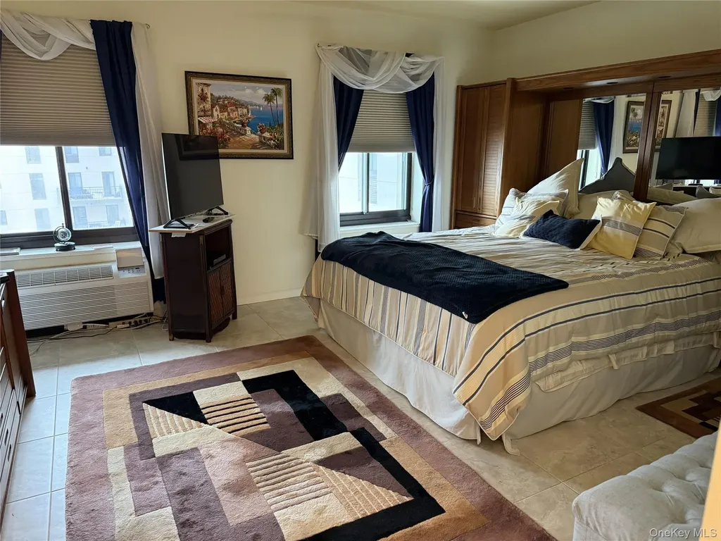 100 W Broadway Long Beach NY 11561