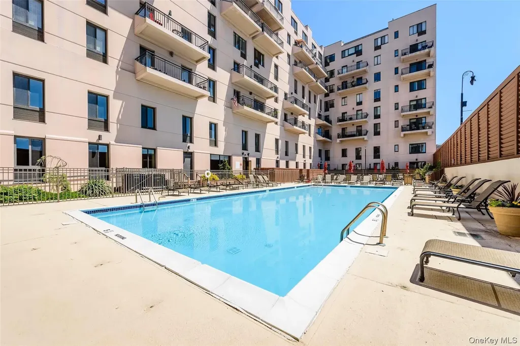 100 W Broadway Long Beach NY 11561
