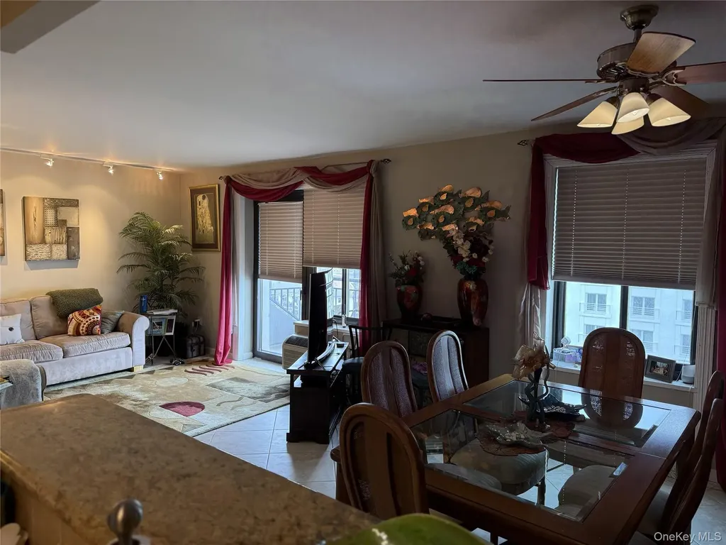 100 W Broadway Long Beach NY 11561