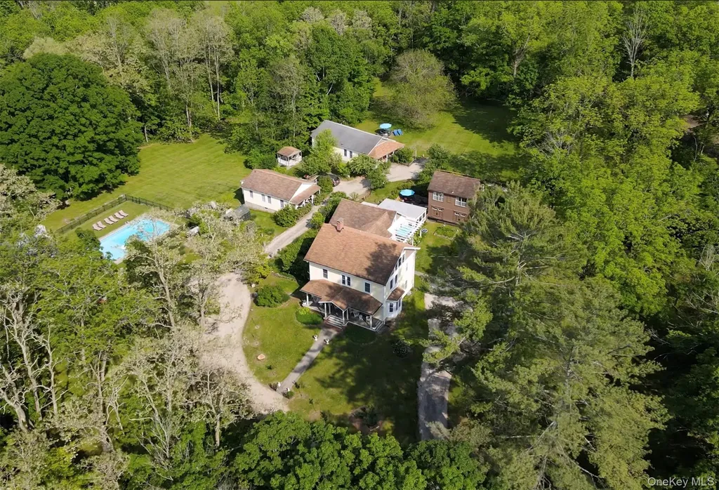 18 Stagecoach Lane Amenia NY 12501