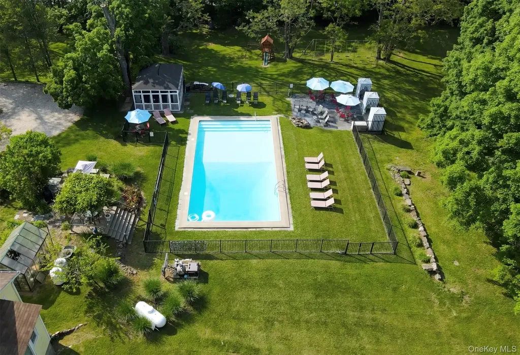 18 Stagecoach Lane Amenia NY 12501