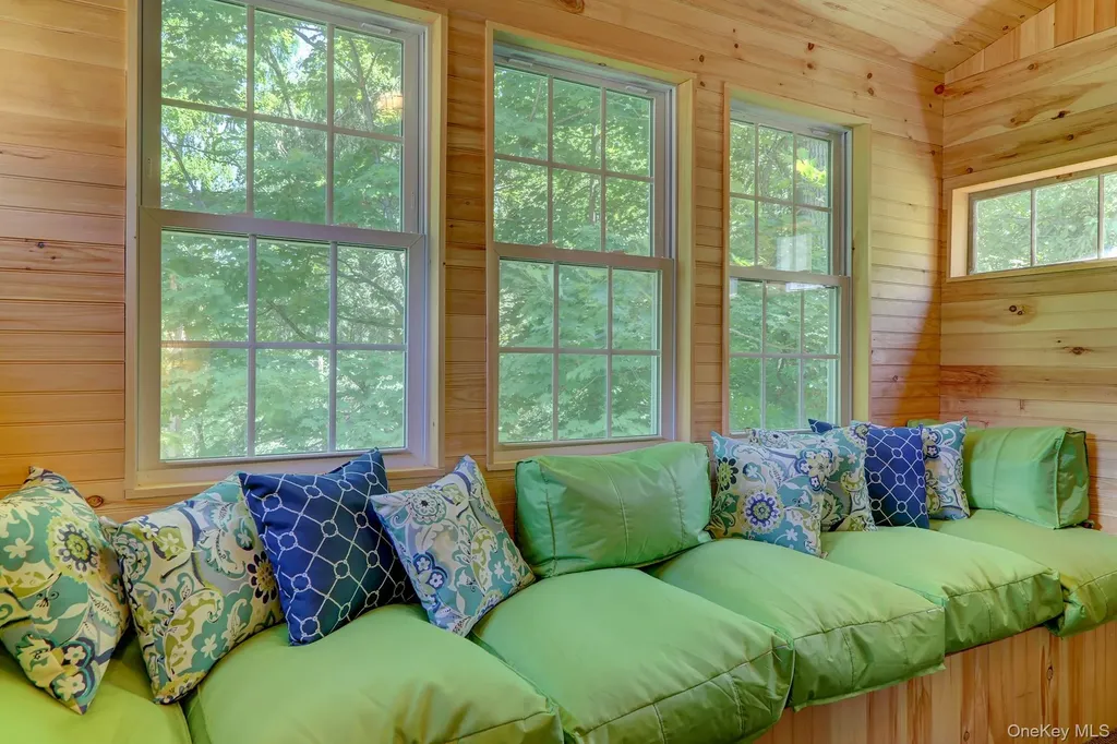 18 Stagecoach Lane Amenia NY 12501