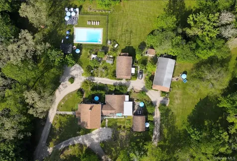 18 Stagecoach Lane Amenia NY 12501